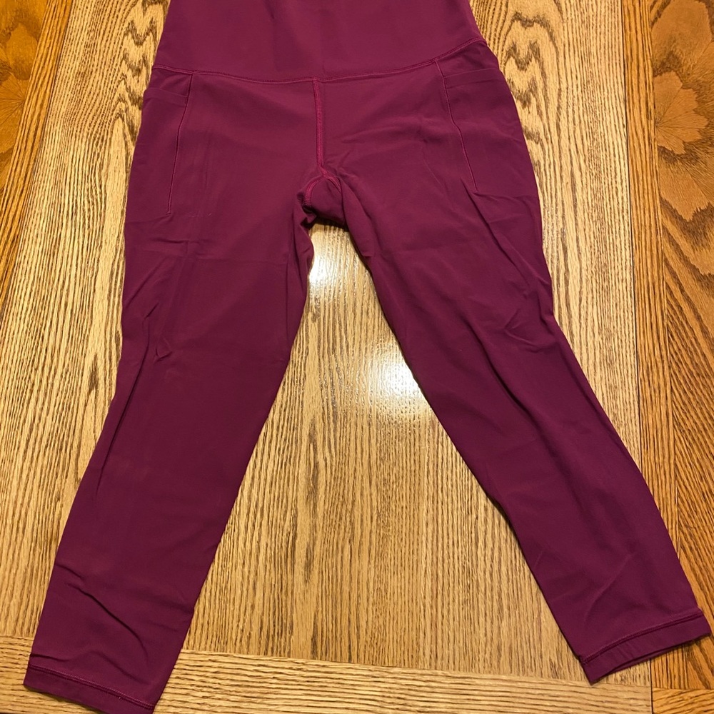 Athleta Salutation 7/8 tight